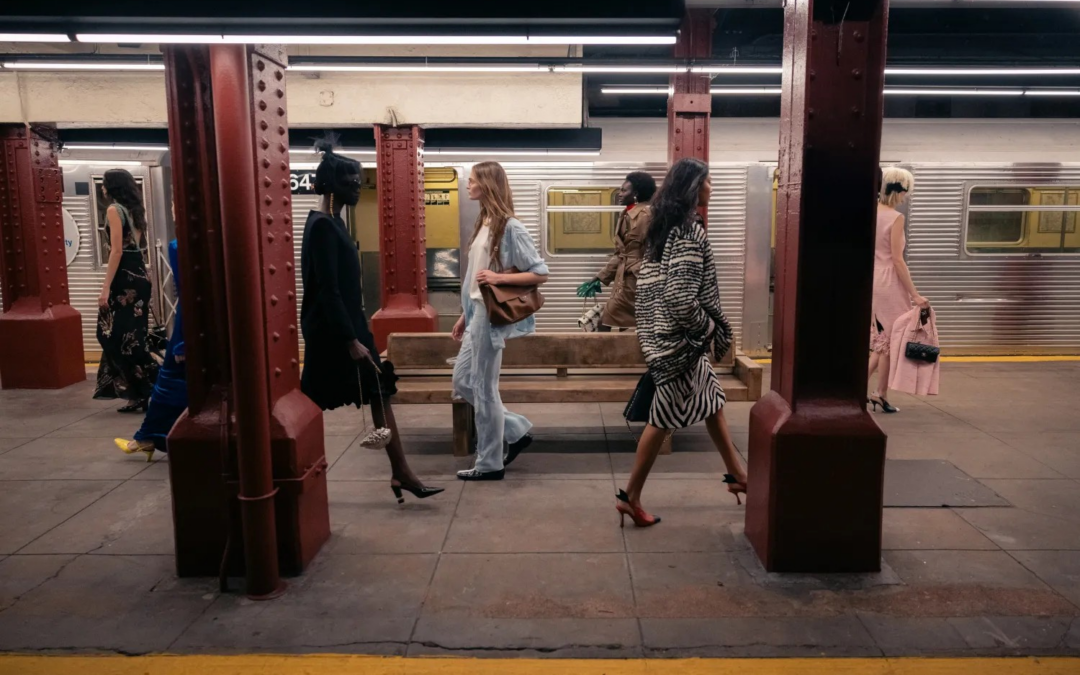 Chanel Métiers d’Art 2026: Matthieu Blazy elige el metro de Nueva York como escenario