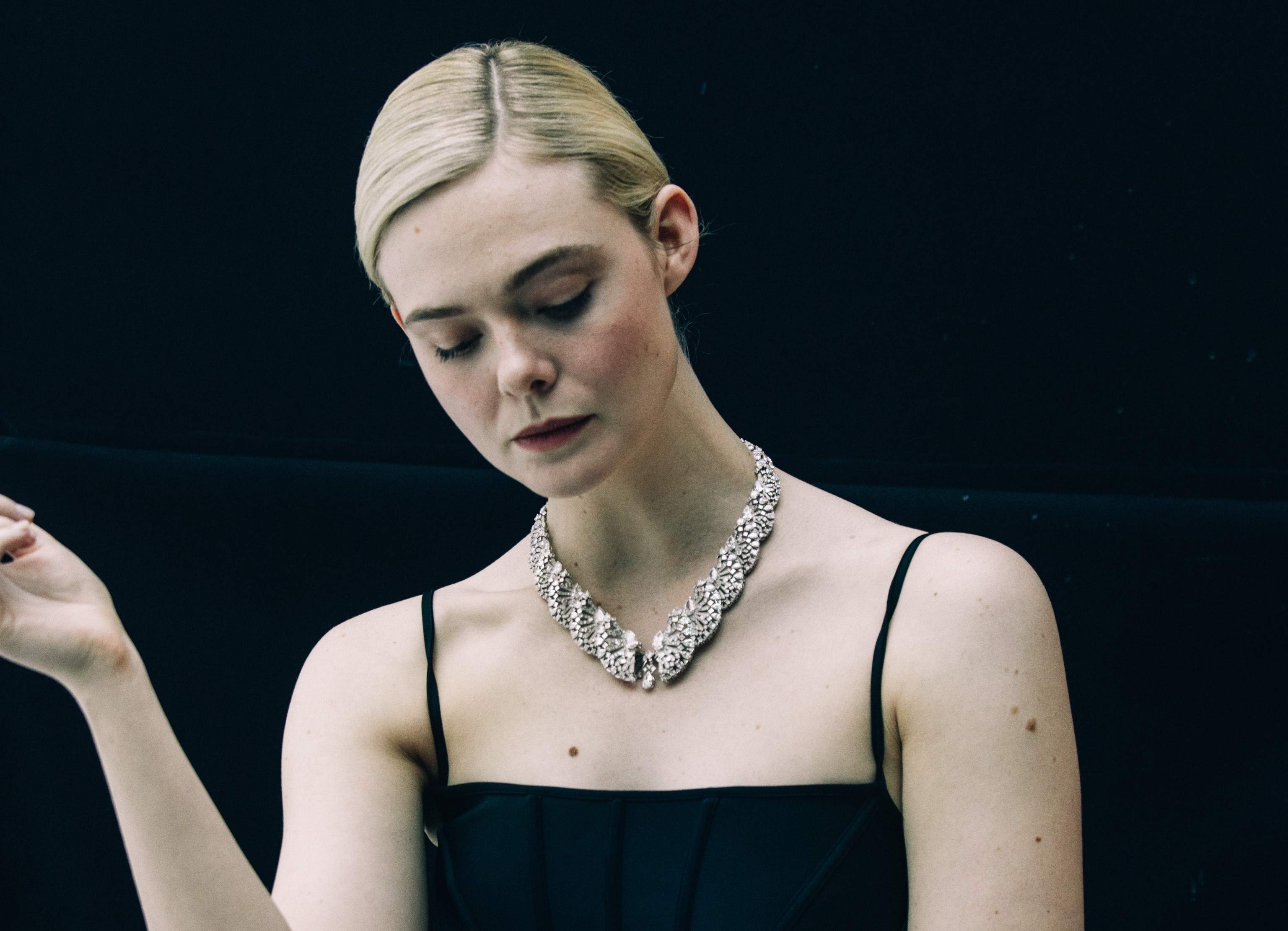 ELLE FANNING DESLUMBRA EN LOS GOLDEN GLOBES 2026 CON DIAMANTES DE CARTIER