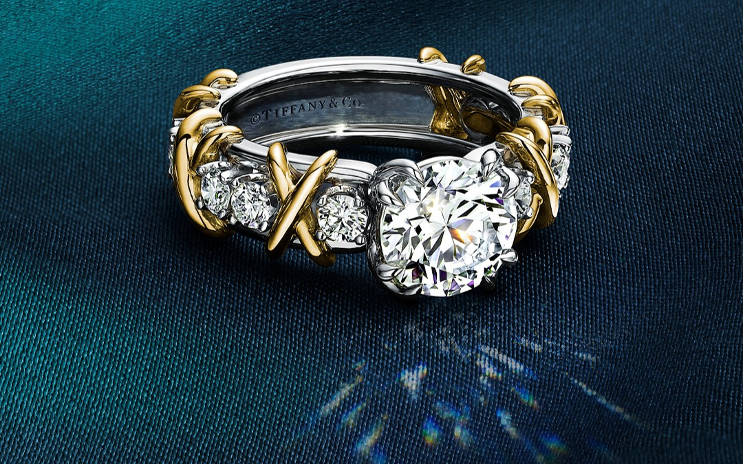 TIFFANY & CO. PRESENTA EL ANILLO SIXTEEN STONE SOLITAIRE DIAMOND, UNA NUEVA EXPRESIÓN DE UN DISEÑO ICÓNICO