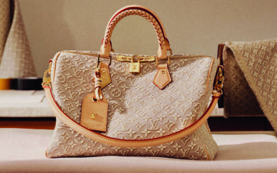 MONOGRAM EMBLÈME: LOUIS VUITTON REINTERPRETA SU LEGADO EN CELEBRACIÓN DE LOS 130 AÑOS DEL MONOGRAM