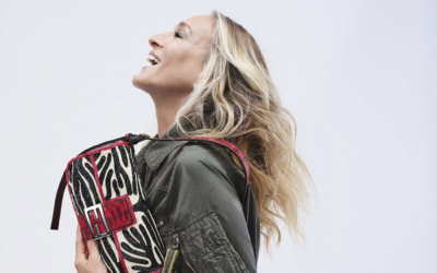 SARAH JESSICA PARKER SE REÚNE CON LA ICÓNICA BAGUETTE DE FENDI